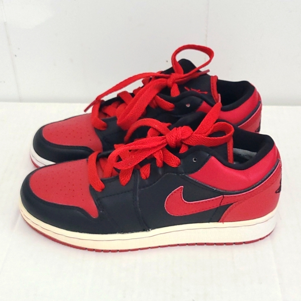 AIR Jordan 1 PHAT LOW " BRED" Red/ Black Size 3.5 Youth 338146- 061 Year 2008
